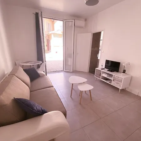 Centre * Мантон